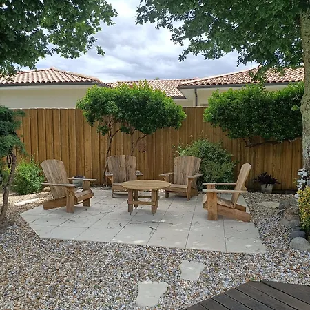 Piscine Petanque * Le Teich